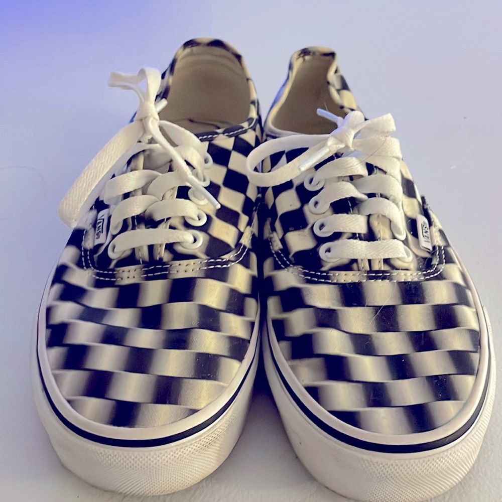 EUC Vans checkered lace up sneakers.